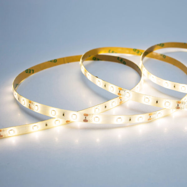 TIRA FLEXIBLE DE LED 2835 SMD A 12V IP65